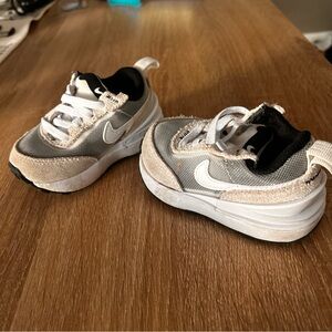 Nike Kids Gray and White Sneakers baby child 3 c 3c